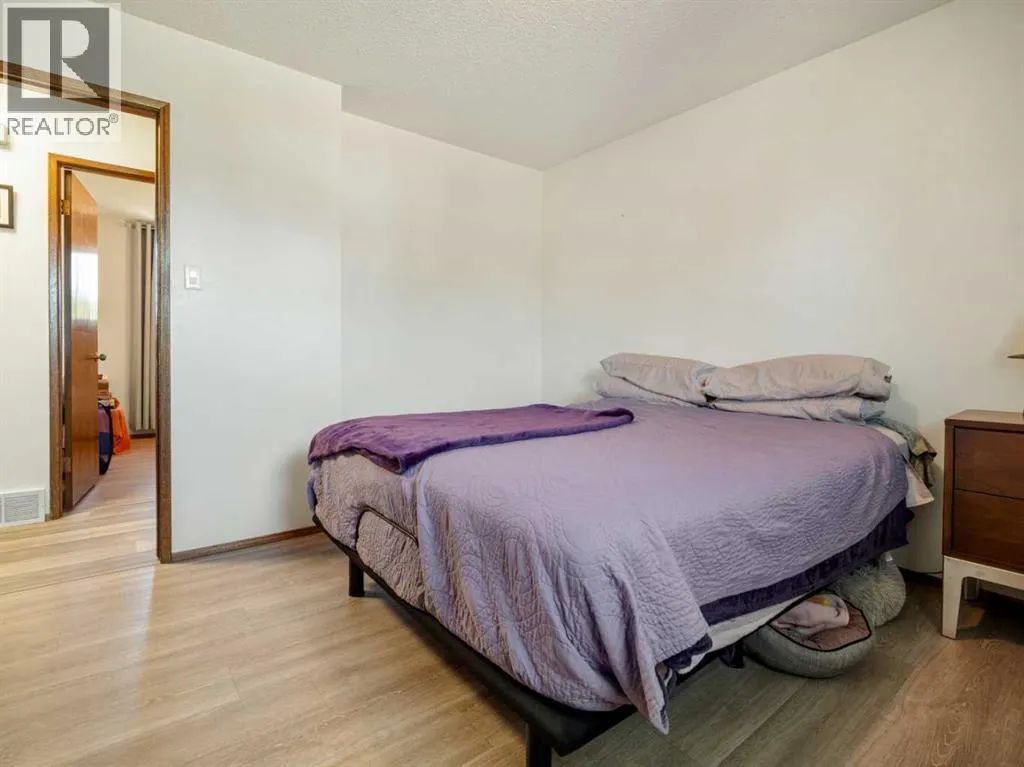 1223 St. Catherine Road N