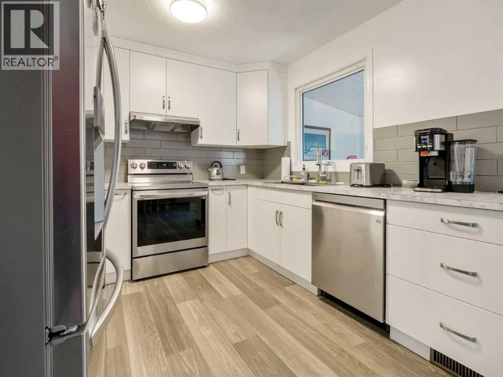 1223 St. Catherine Road N