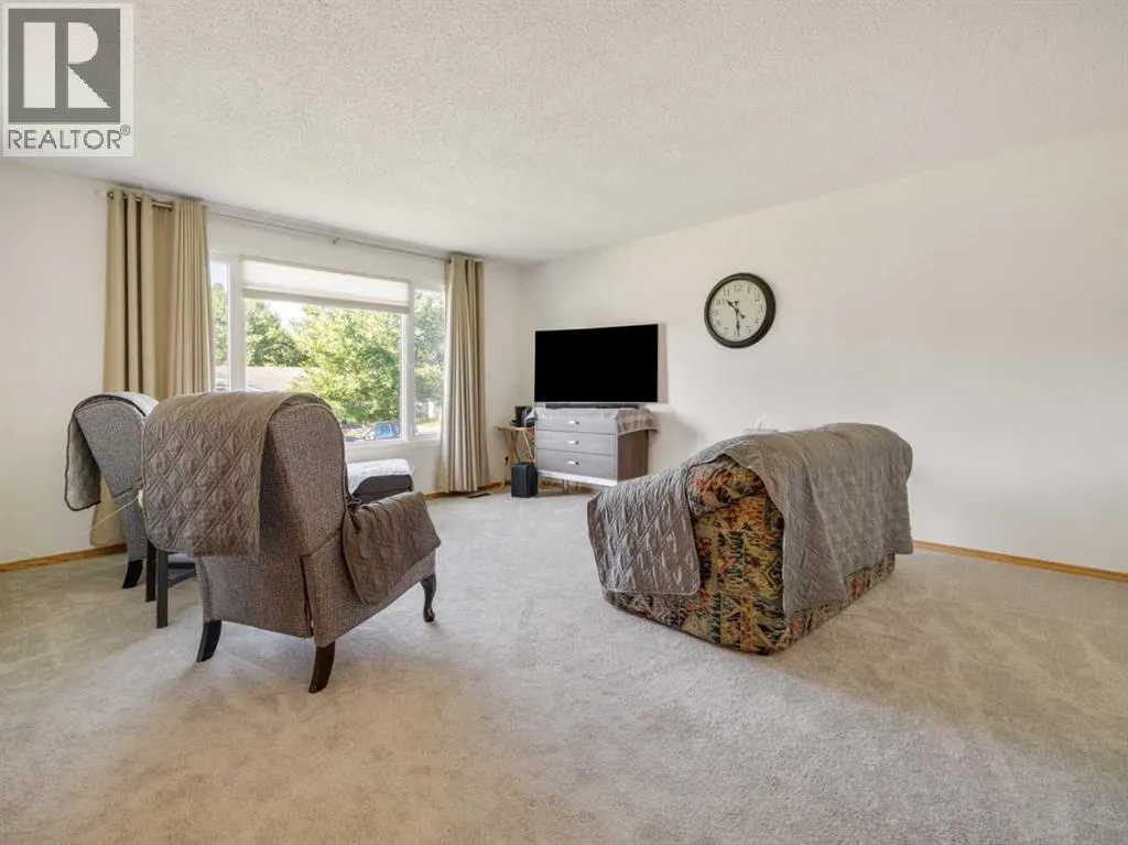 1223 St. Catherine Road N