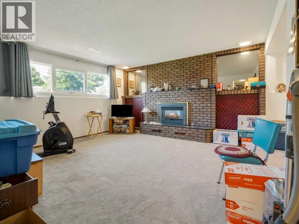 1223 St. Catherine Road N