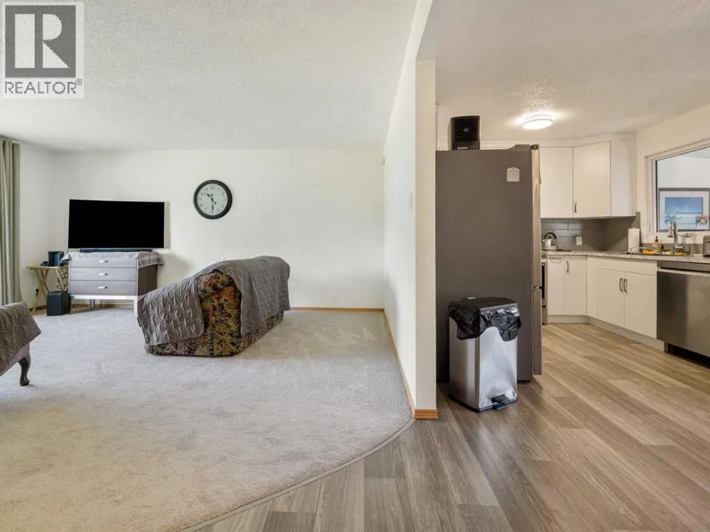 1223 St. Catherine Road N