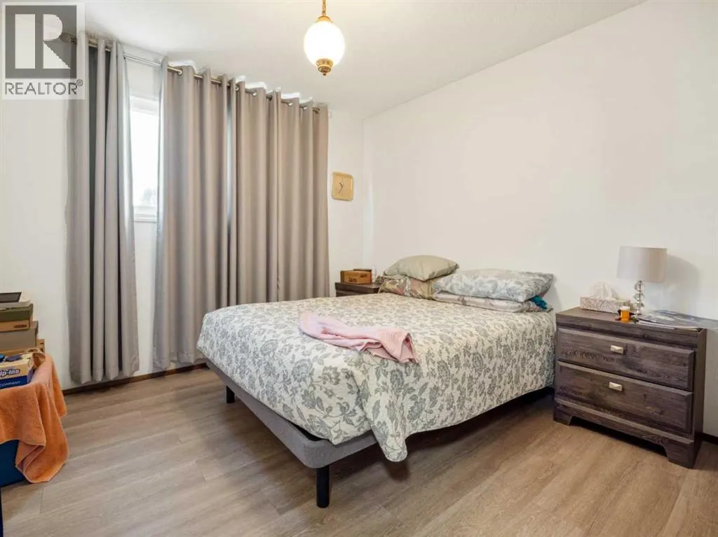 1223 St. Catherine Road N