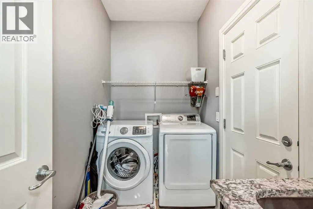 26 Saddlelake View NE