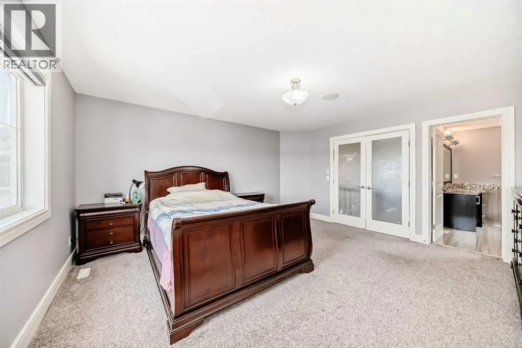 26 Saddlelake View NE