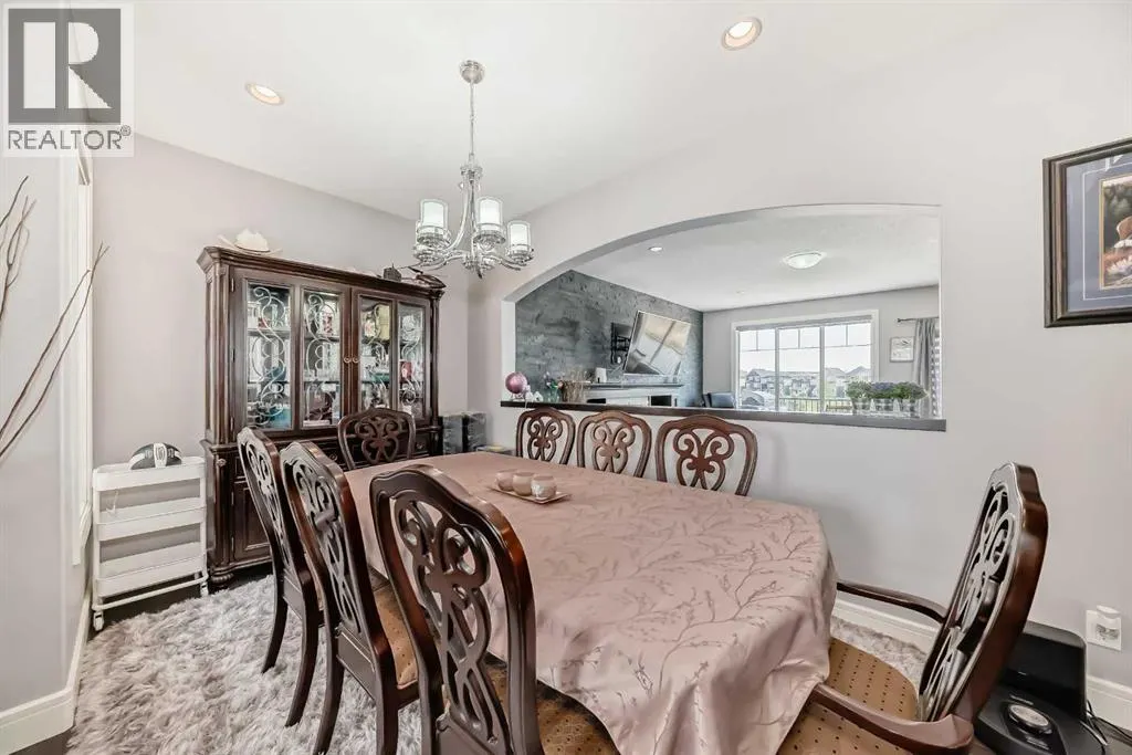 26 Saddlelake View NE