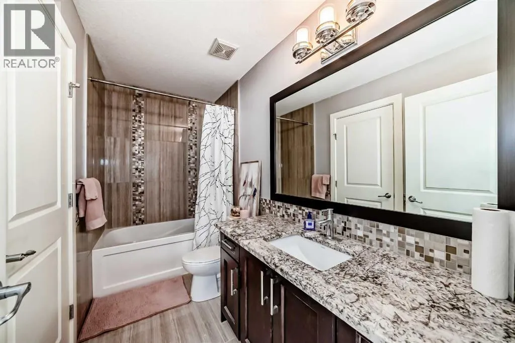26 Saddlelake View NE