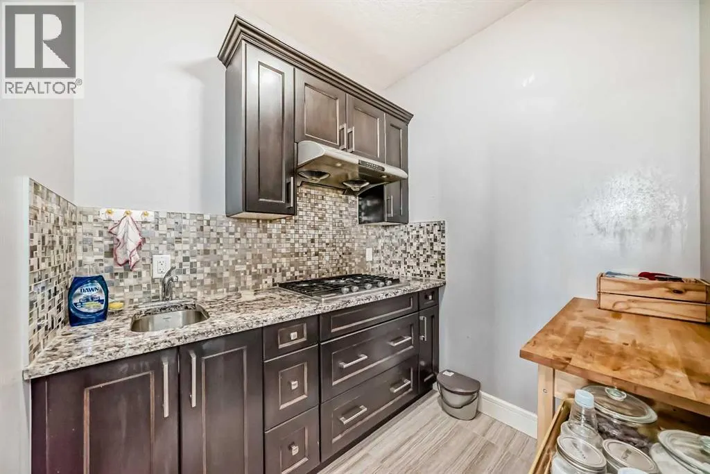 26 Saddlelake View NE
