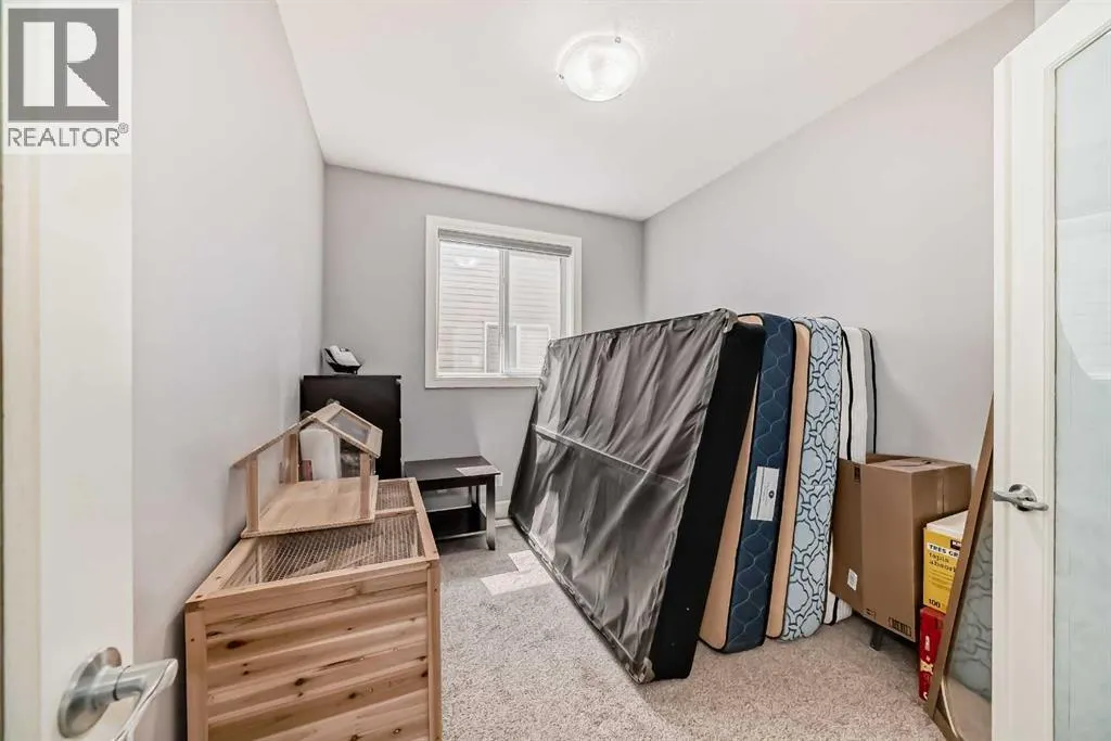 26 Saddlelake View NE