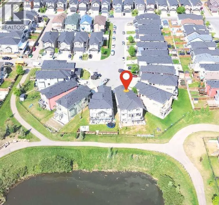 26 Saddlelake View NE