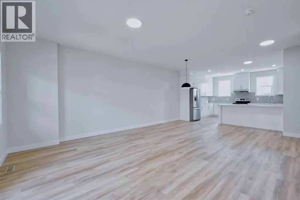 203 corner meadows Manor