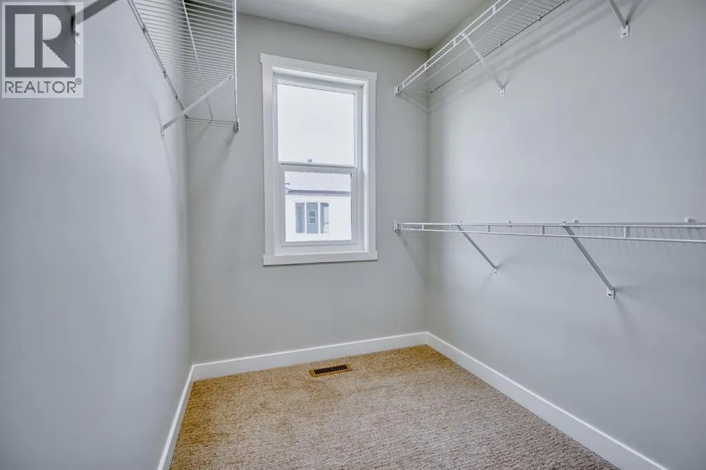 203 corner meadows Manor