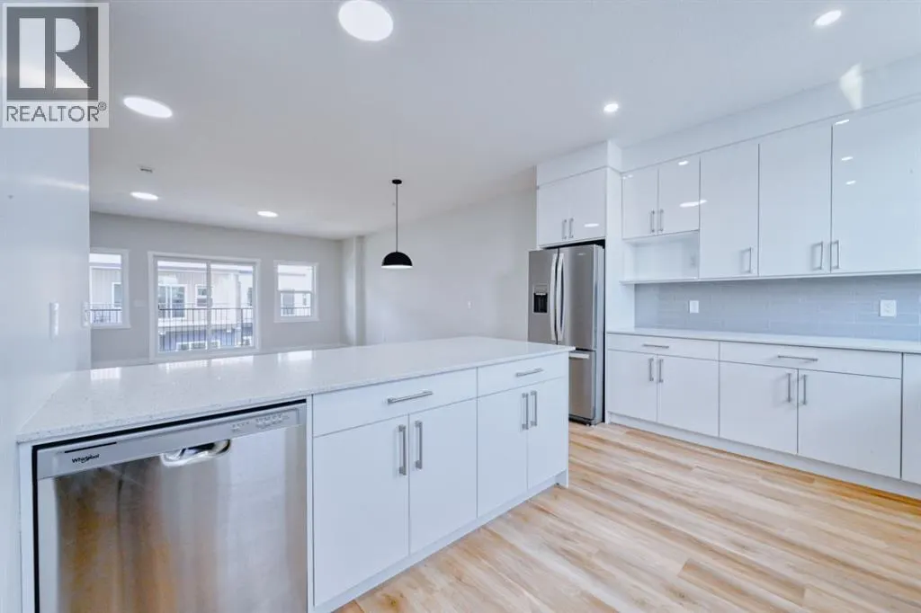 203 corner meadows Manor