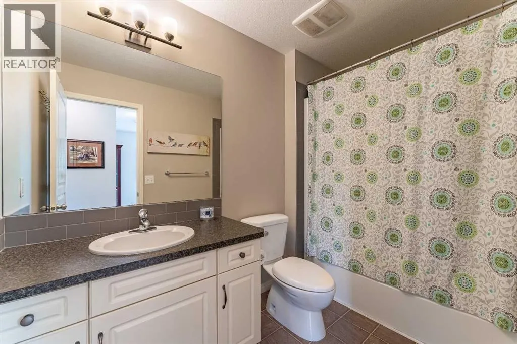 45 Mahogany Pointe SE