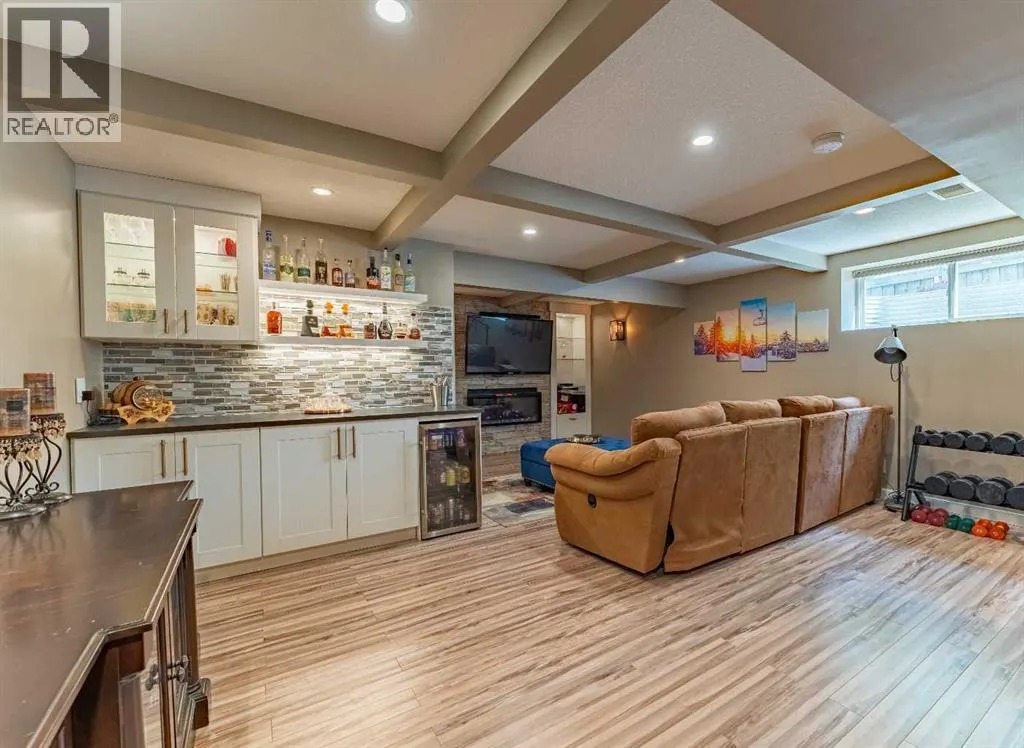 45 Mahogany Pointe SE