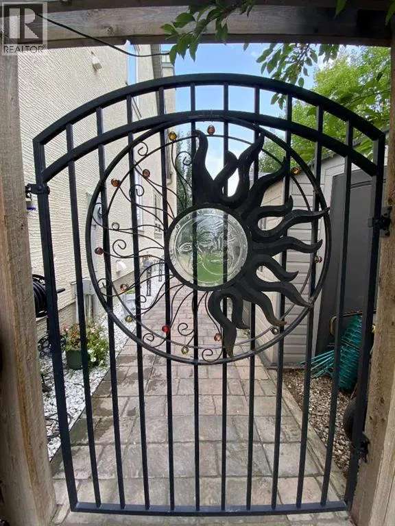 45 Mahogany Pointe SE