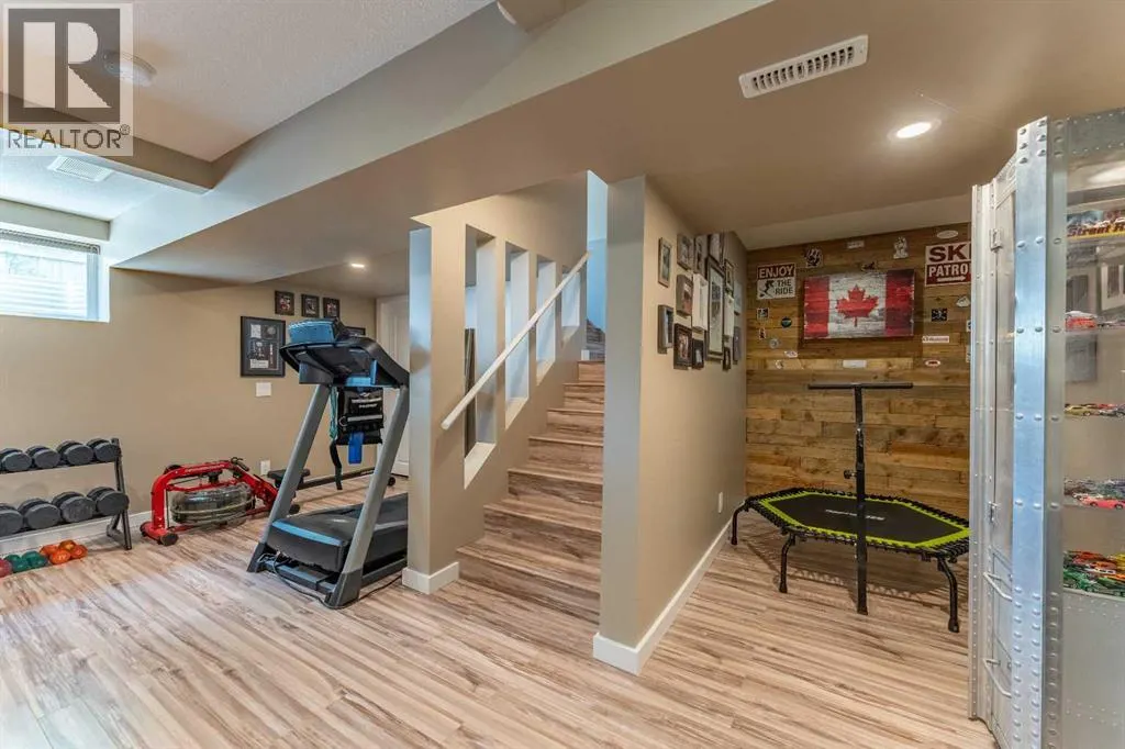 45 Mahogany Pointe SE