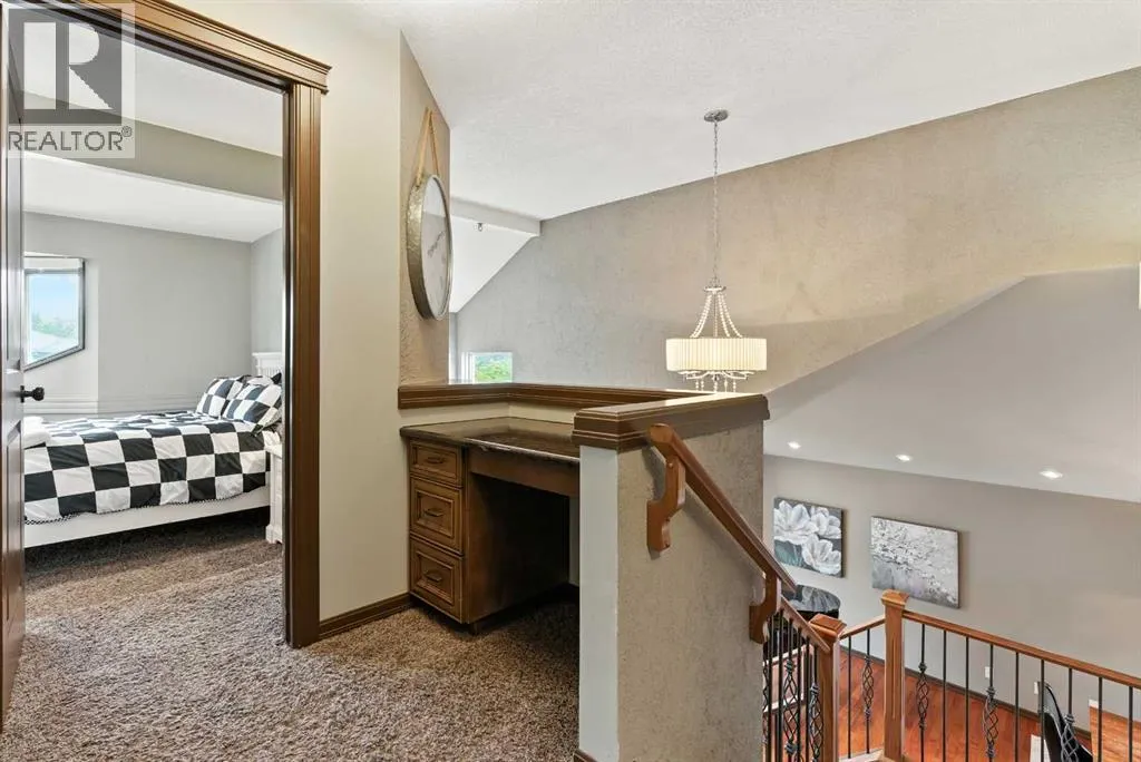 227 Shawnee Mews SW