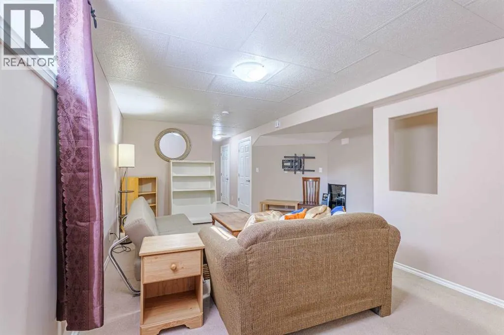 35 Bridlecrest Road SW