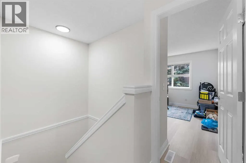 27 Cedarwood Lane SW