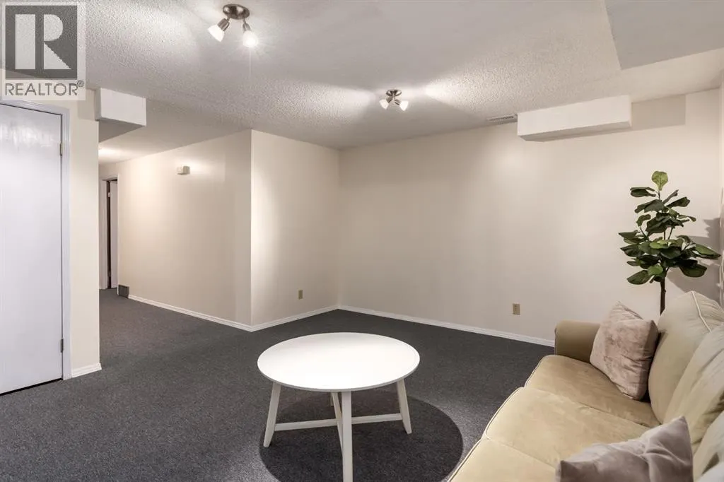 124 Midpark Drive SE