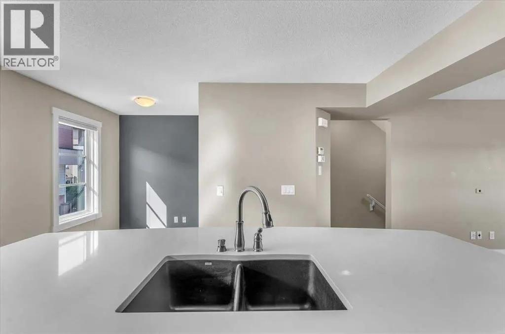 25 Aspen Hills Green SW