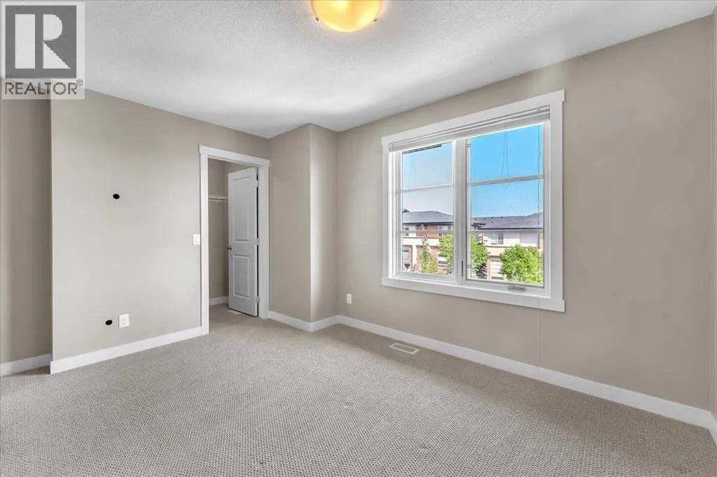 25 Aspen Hills Green SW