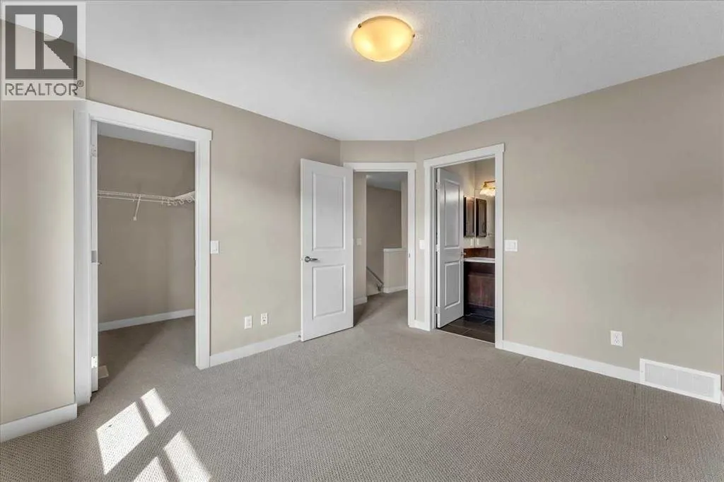 25 Aspen Hills Green SW