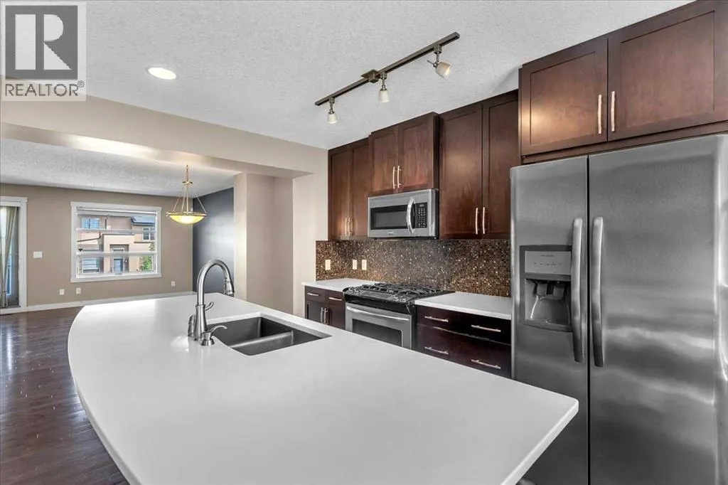 25 Aspen Hills Green SW