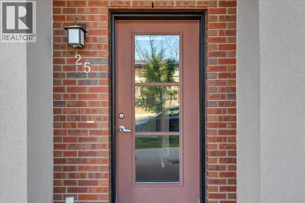 25 Aspen Hills Green SW