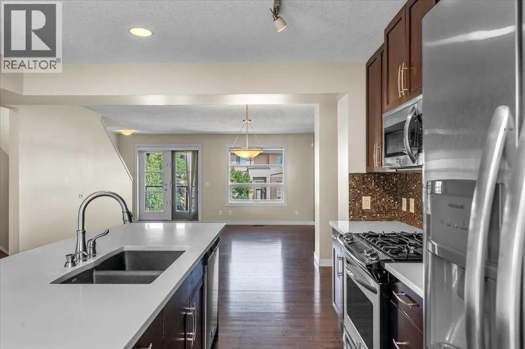 25 Aspen Hills Green SW