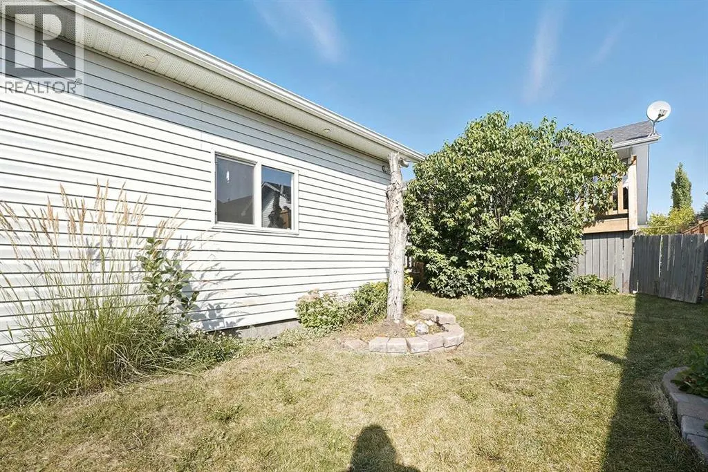 102 Dubois Crescent