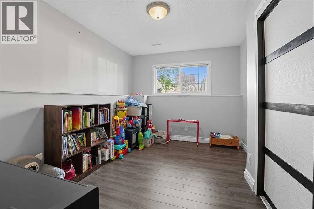 102 Dubois Crescent