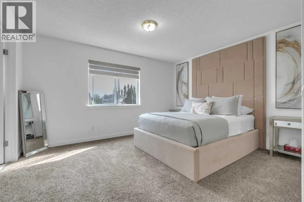 190 Costa Mesa Close NE