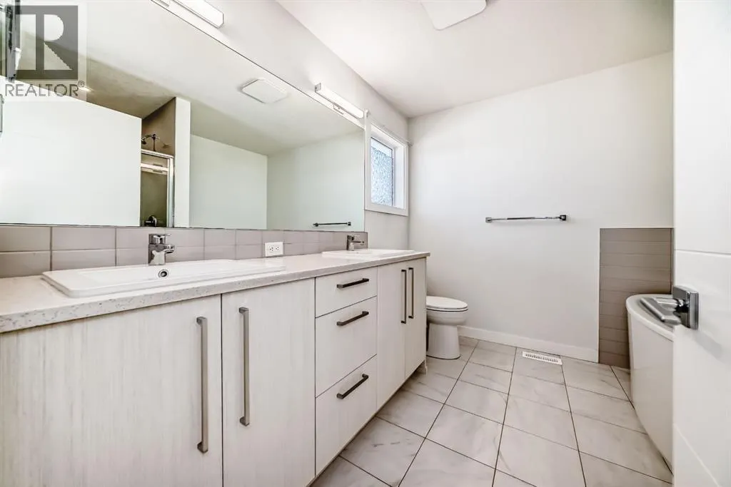 110 Corner Meadows Grove NE
