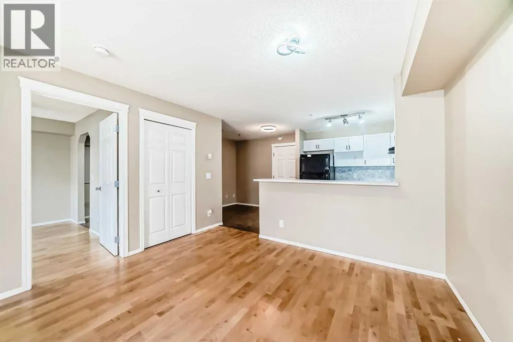 8106, 70 Panamount Drive NW