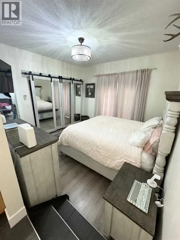 2 Garden Court
