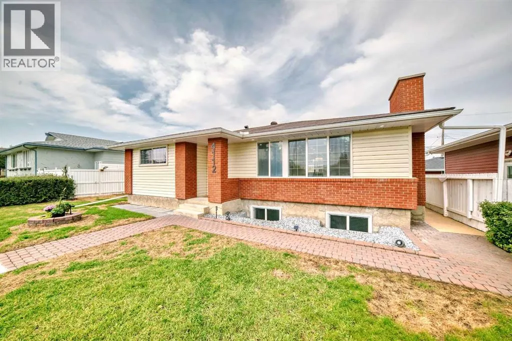 4112 Maryvale Drive NE