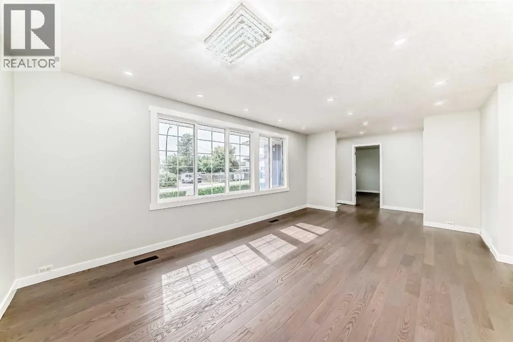 4112 Maryvale Drive NE