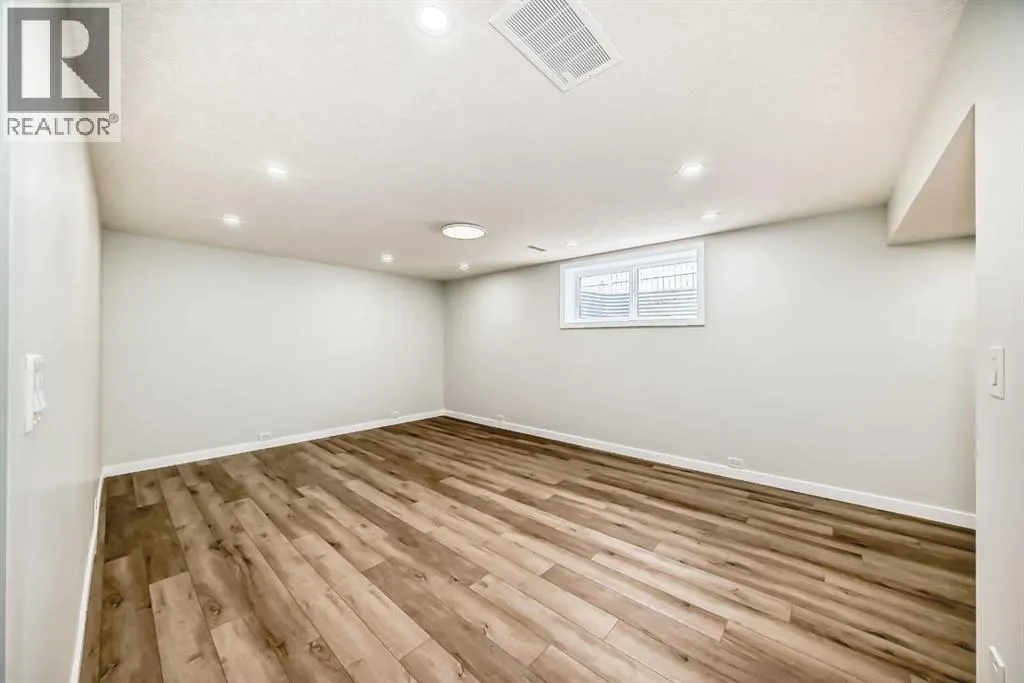 4112 Maryvale Drive NE