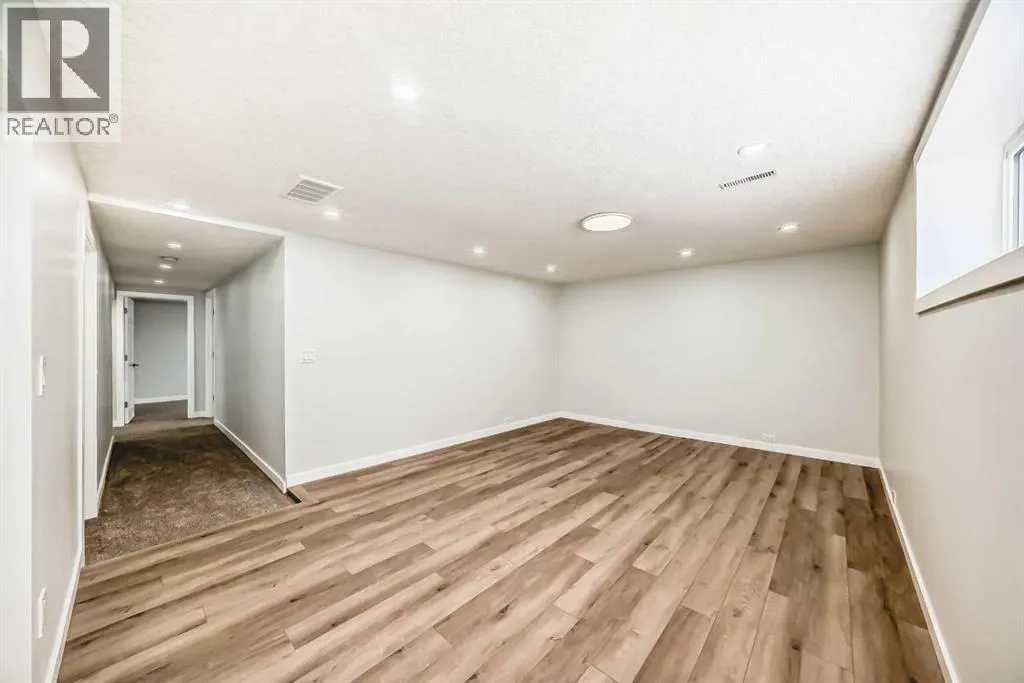 4112 Maryvale Drive NE