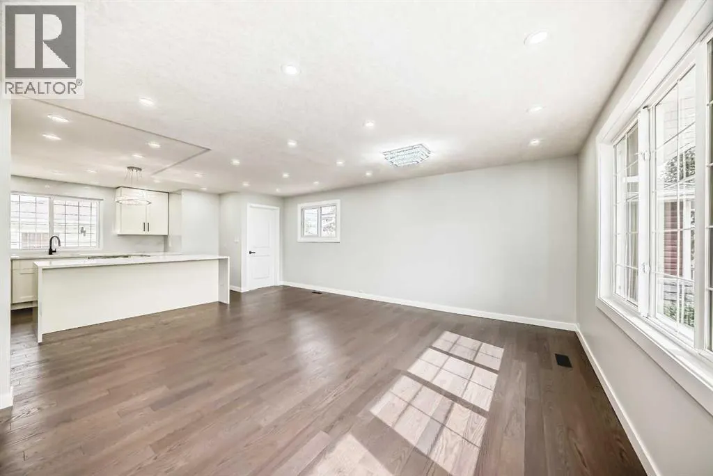 4112 Maryvale Drive NE