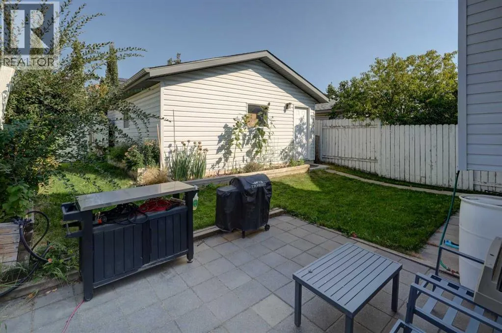 246 Arbour Grove Close NW