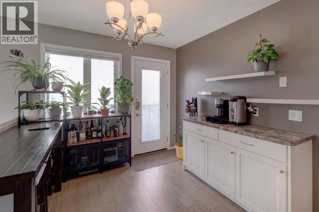 246 Arbour Grove Close NW