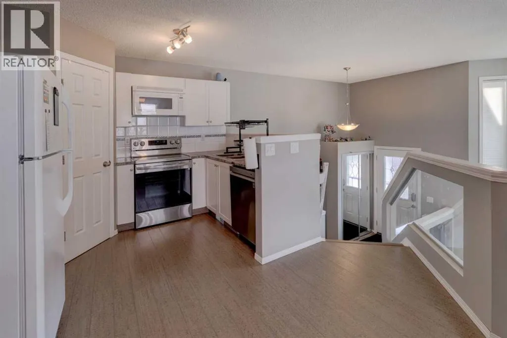 246 Arbour Grove Close NW