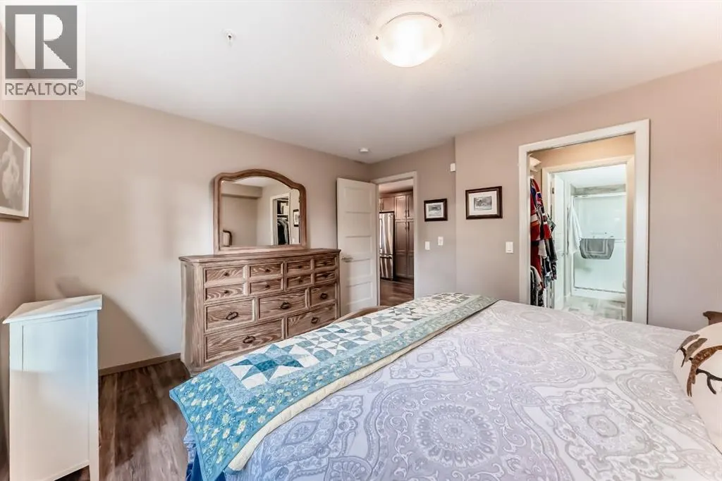 2110, 10 Market Boulevard SE