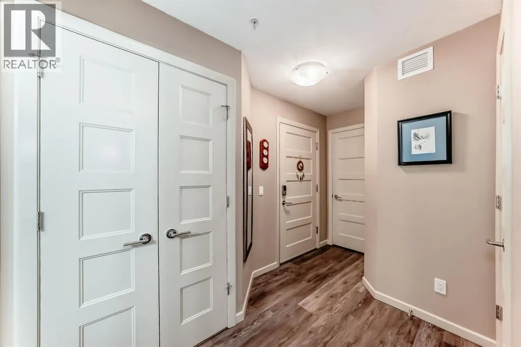 2110, 10 Market Boulevard SE