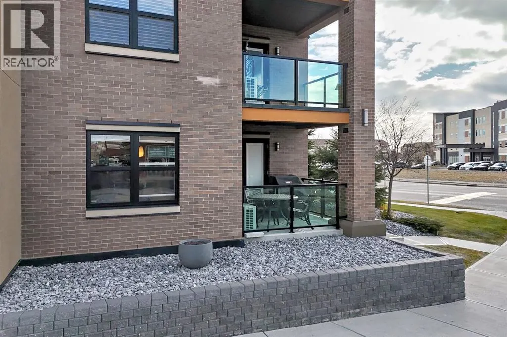 2110, 10 Market Boulevard SE