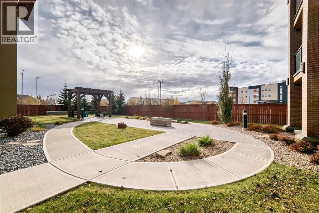 2110, 10 Market Boulevard SE