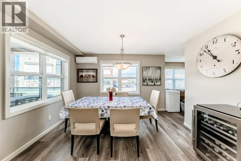 2110, 10 Market Boulevard SE