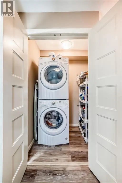 2110, 10 Market Boulevard SE